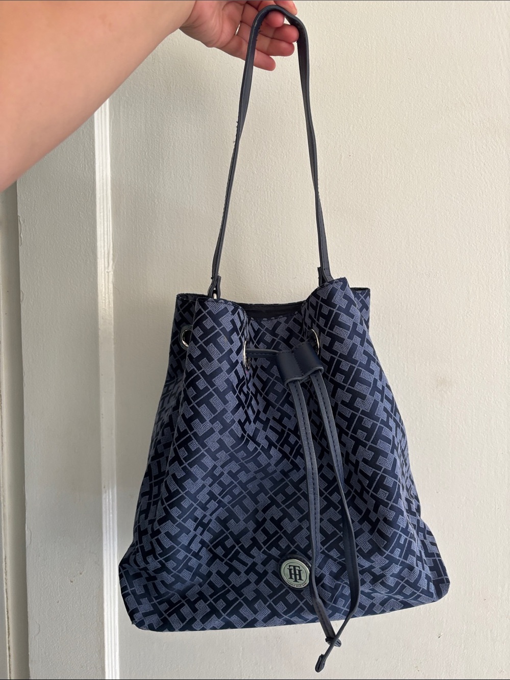Tommy Hilfiger Navy Patterned Drawstring Shoulder Bag